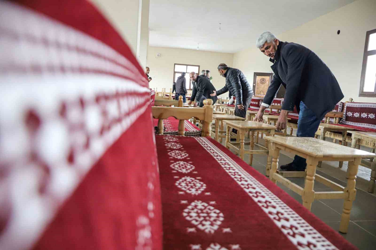 Diyarbakır’da taziye evlerine 732 sedir ve bin 464 sehpa ücretsiz dağıtıldı