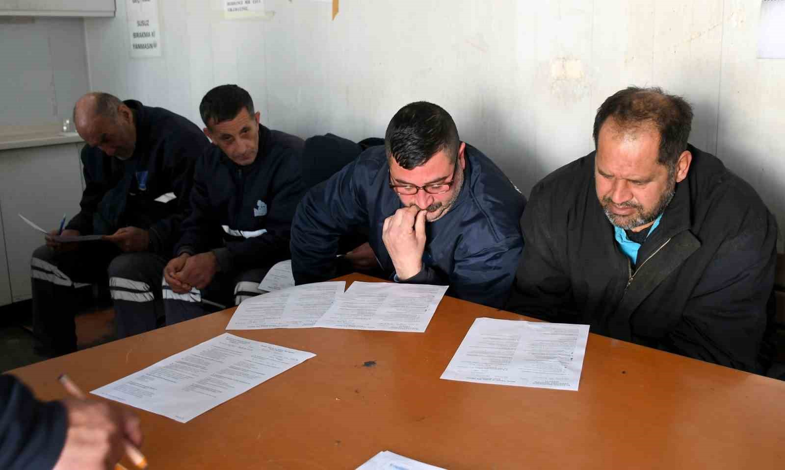 Kuşadası Belediyesi&rsquo;nden personeline İş Sağlığı ve G&uuml;venliği Eğitimi
