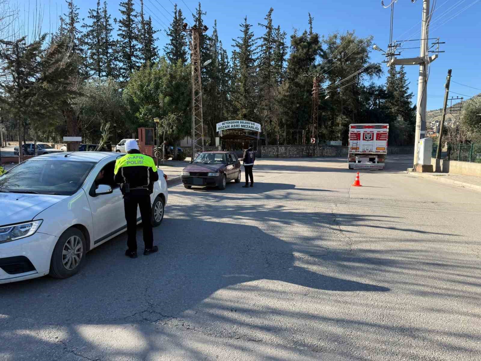 Kozan'da Trafik Kontrolünde 10 Araç ve 4 Motosiklet Men Edildi - eğlence news from İhlas Haber Ajansı