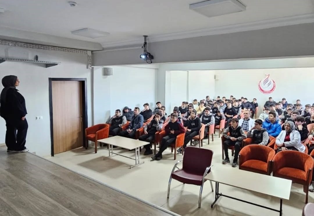 K&uuml;tahya Şehit Selim Cansız Anadolu İmam Hatip Lisesi&rsquo;nde TEKNOFEST heyecanı
