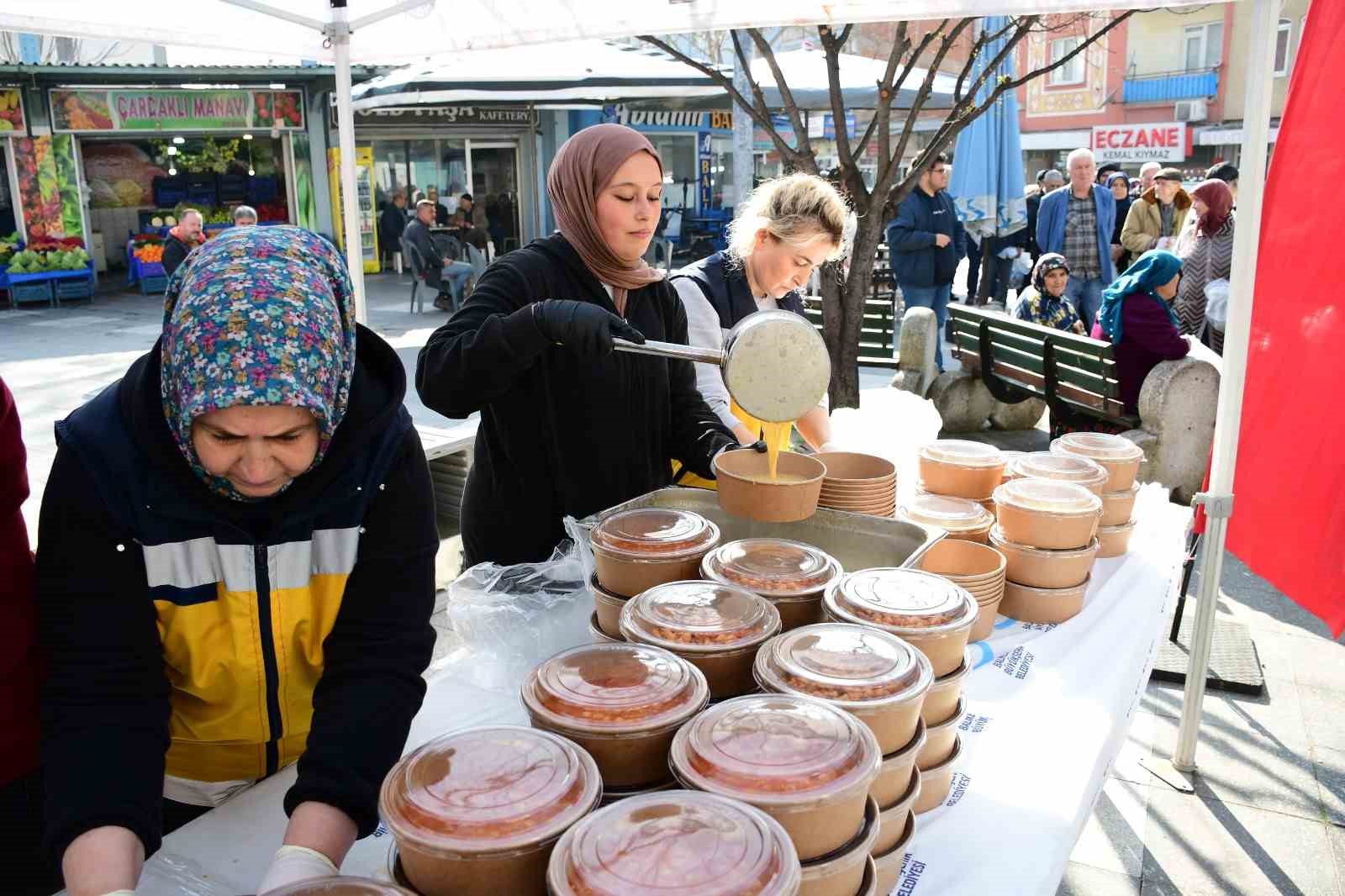 Büyükşehir’in iftar sofrası Altıeylül’de gönülleri ısıttı