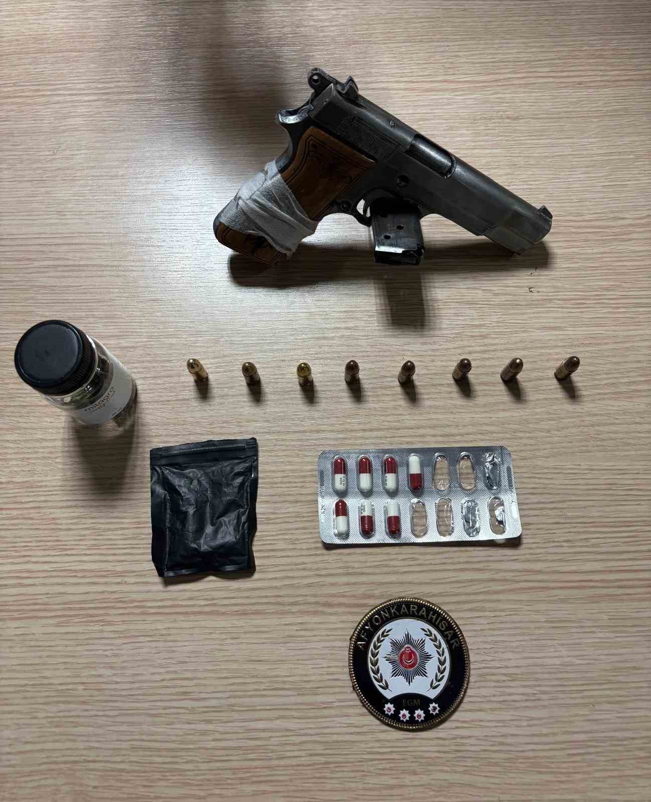 &Ccedil;atal kaşık dahi &ccedil;alan hırsızları polis yakaladı
