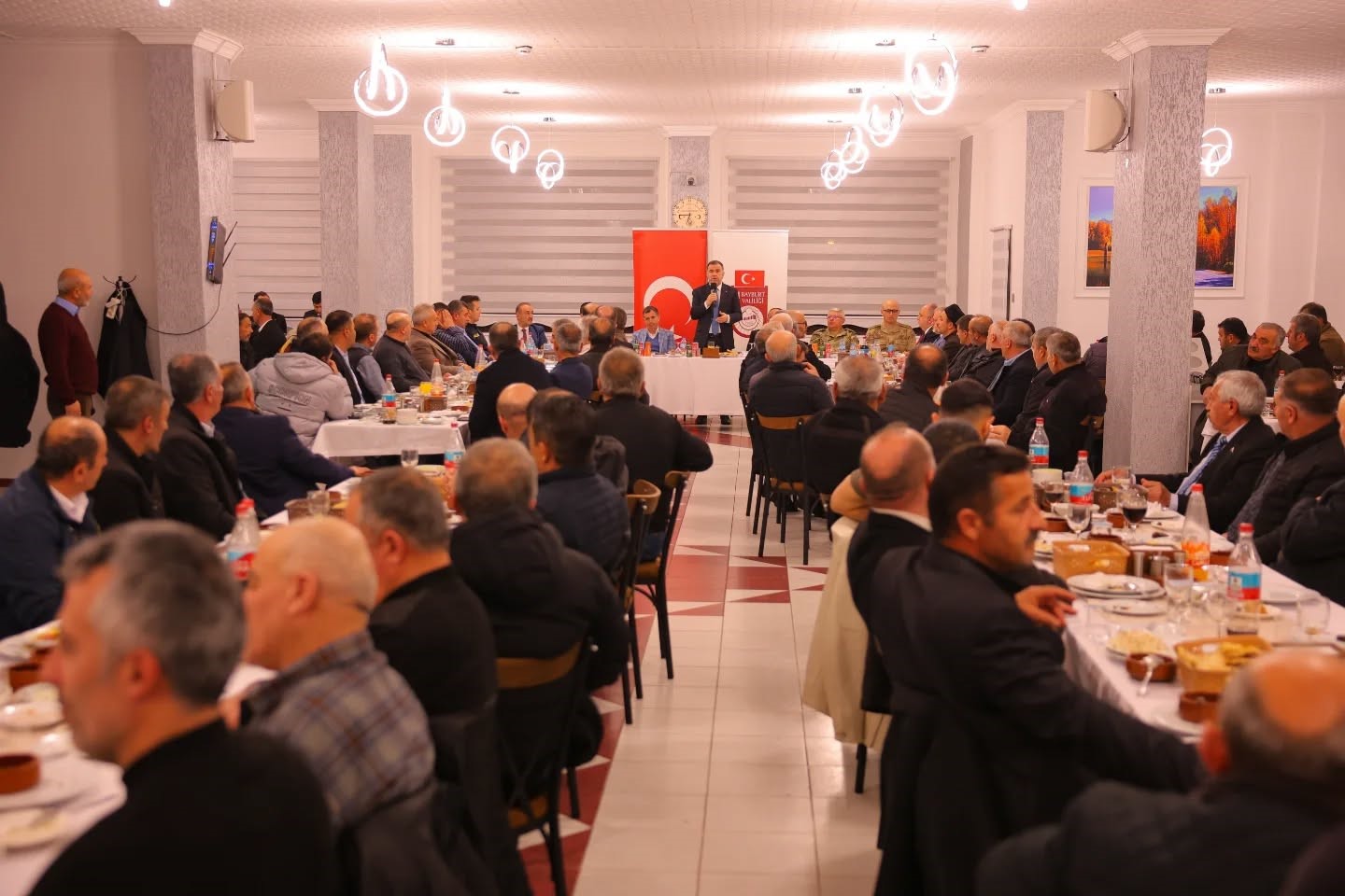 Vali Eldivan: "Valiler, milletvekilleri, muhtarlar gelip geçici; hizmet kalıcı"