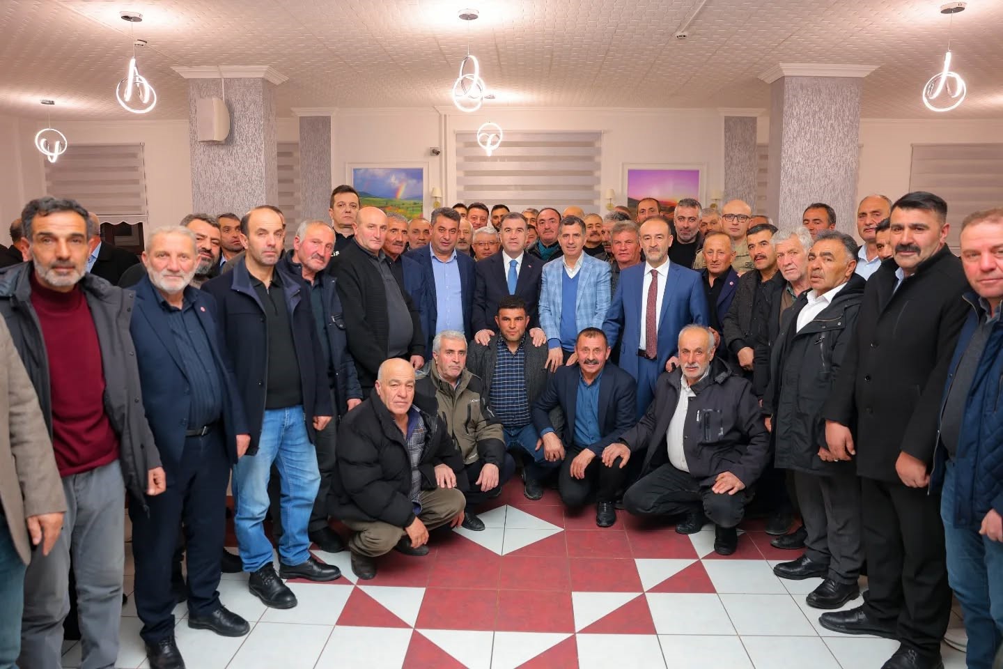 Vali Eldivan: "Valiler, milletvekilleri, muhtarlar gelip geçici; hizmet kalıcı"