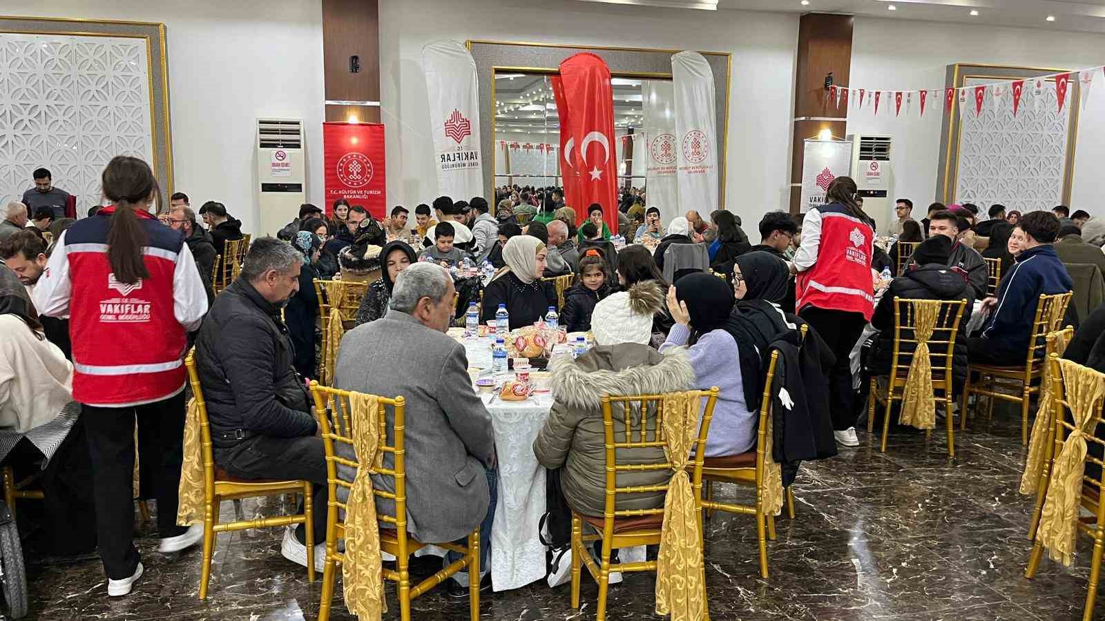 Kayseri Vakıflar B&ouml;lge M&uuml;d&uuml;rl&uuml;ğ&uuml;&rsquo;nden her g&uuml;n 2 bin 500 kişilik iftar yemeği
