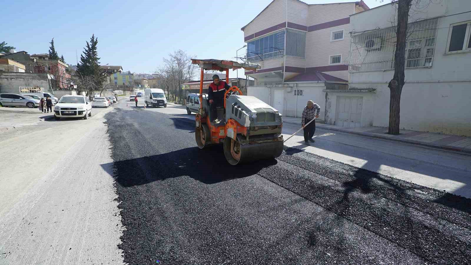 Kahramanmaraş’ta yol onarım ve yapım çalışmaları