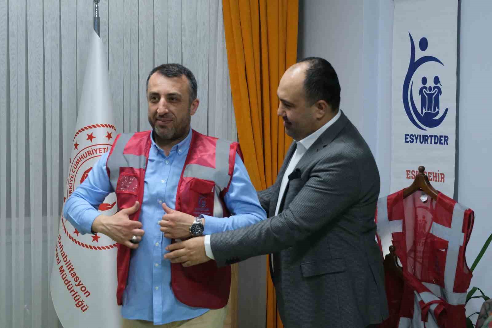 Eskişehir&rsquo;de vefa sofrası: Devlet korumasında yetişen gen&ccedil;ler iftarda buluştu
