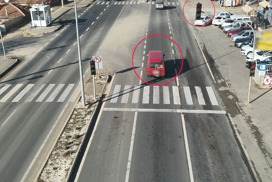 Kırşehir’de dron destekli kırmızı ışık denetimi: 26 saniyede 7 ihlal