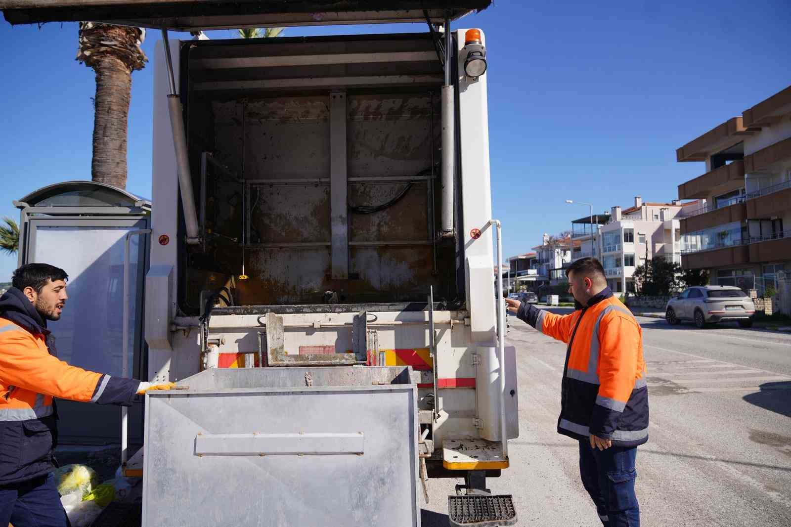 Ayvalık&rsquo;ta konteynerler yaz &ouml;ncesi dezenfekte ediliyor
