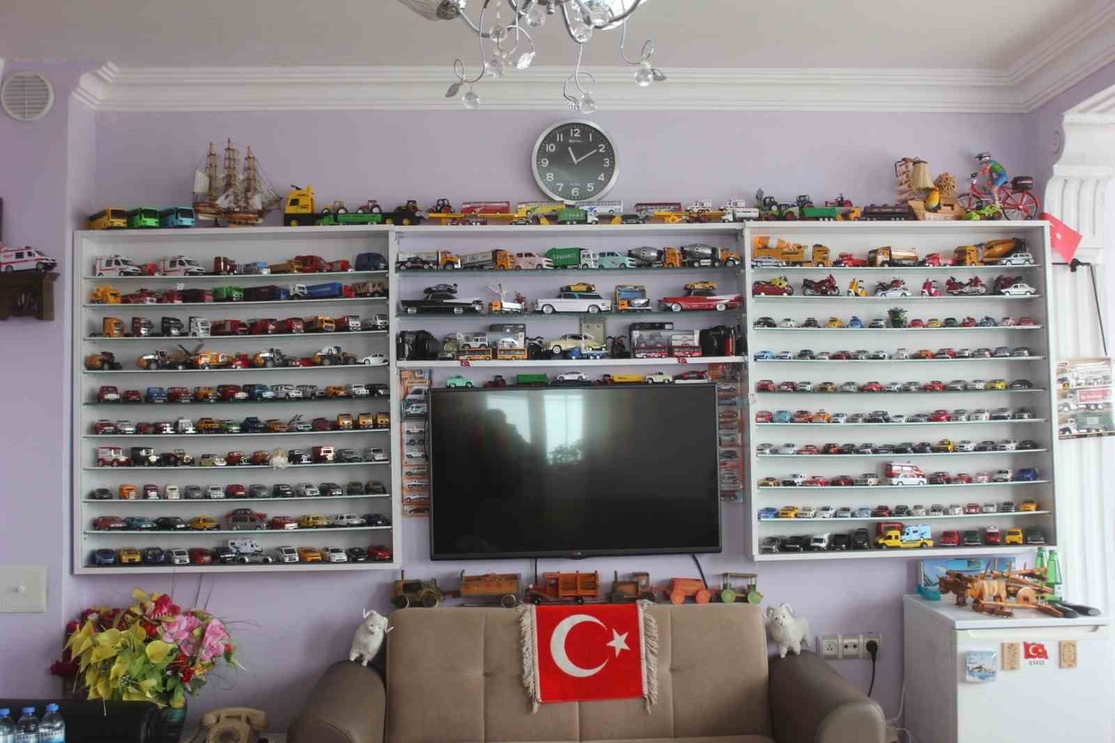 Sigarayı bıraktı, 500 maket ara&ccedil; koleksiyonu oluşturdu
