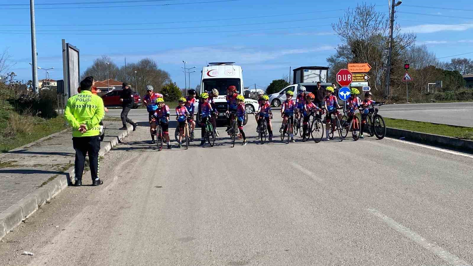 Sinoplu bisiklet&ccedil;ilerin şampiyona mesaisi
