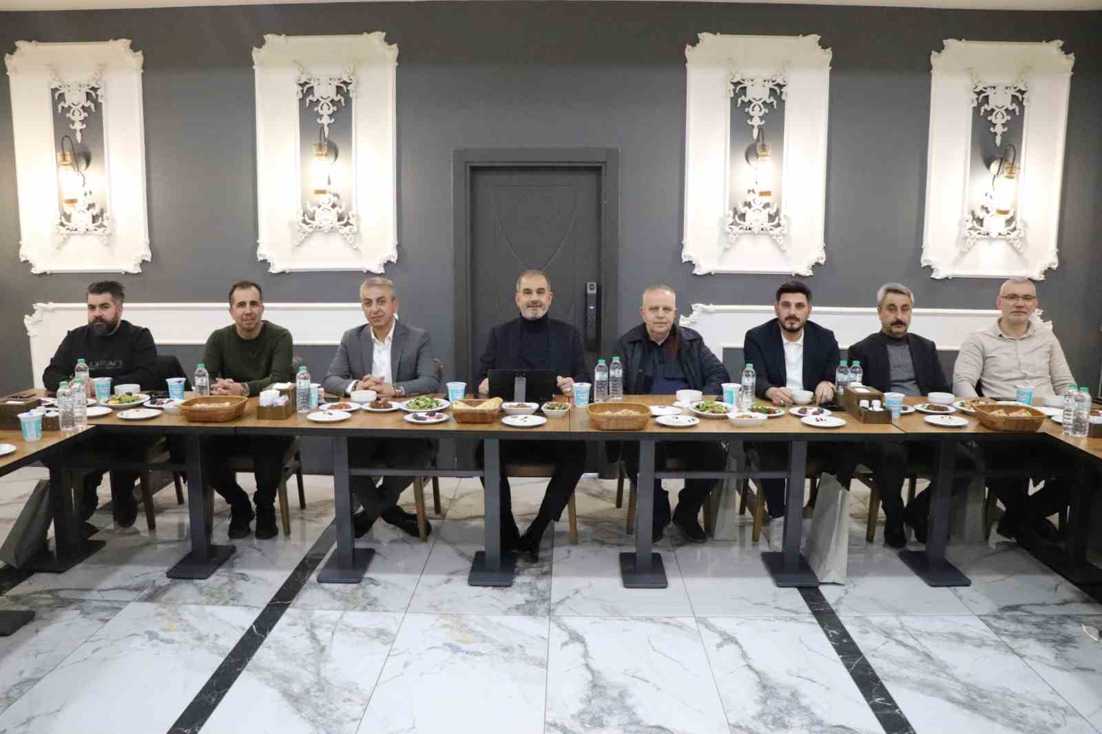 Başkan Alan&rsquo;dan meslek komitelerine tam not: "Ekonomimizin taşıyıcı kolonlarısınız"
