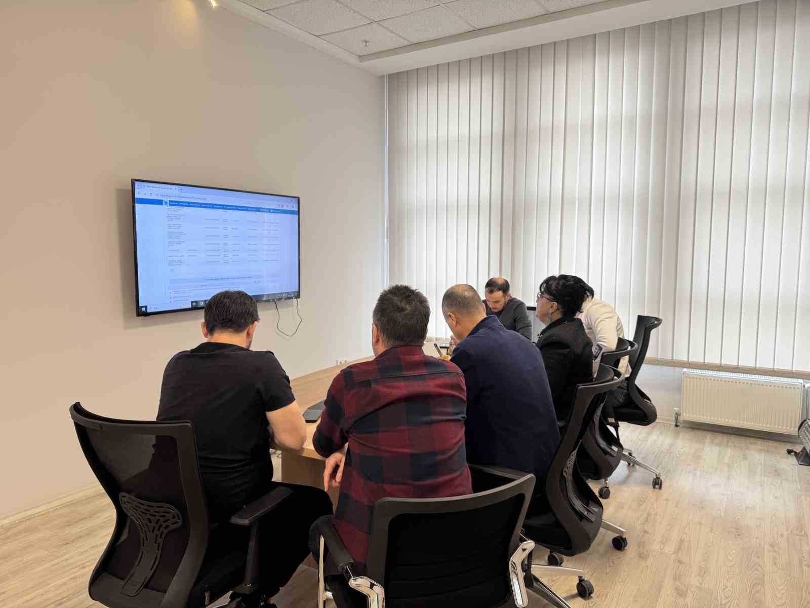 Çorum’da 15 halı sahanın ihalesi yapıldı