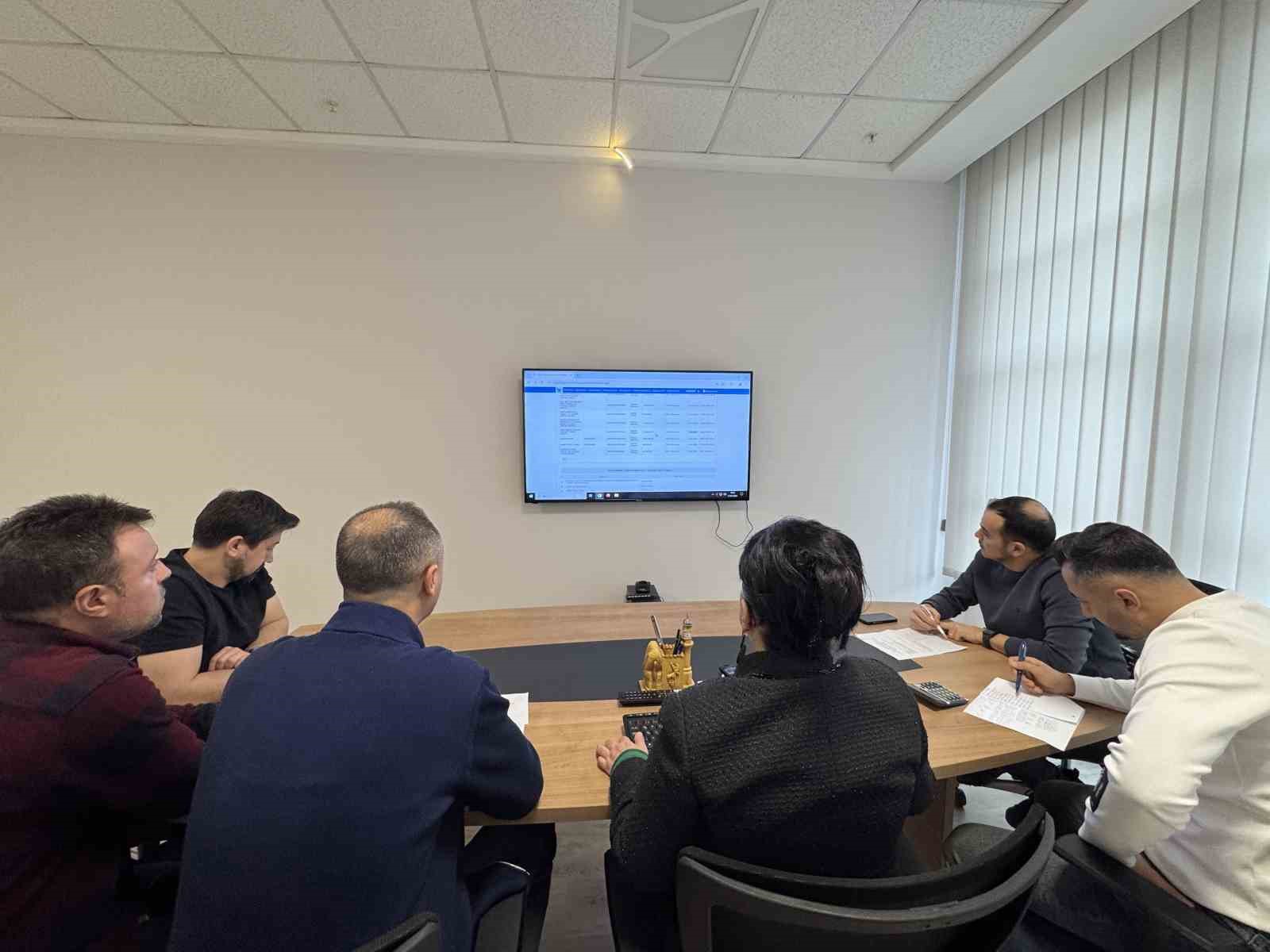 Çorum’da 15 halı sahanın ihalesi yapıldı