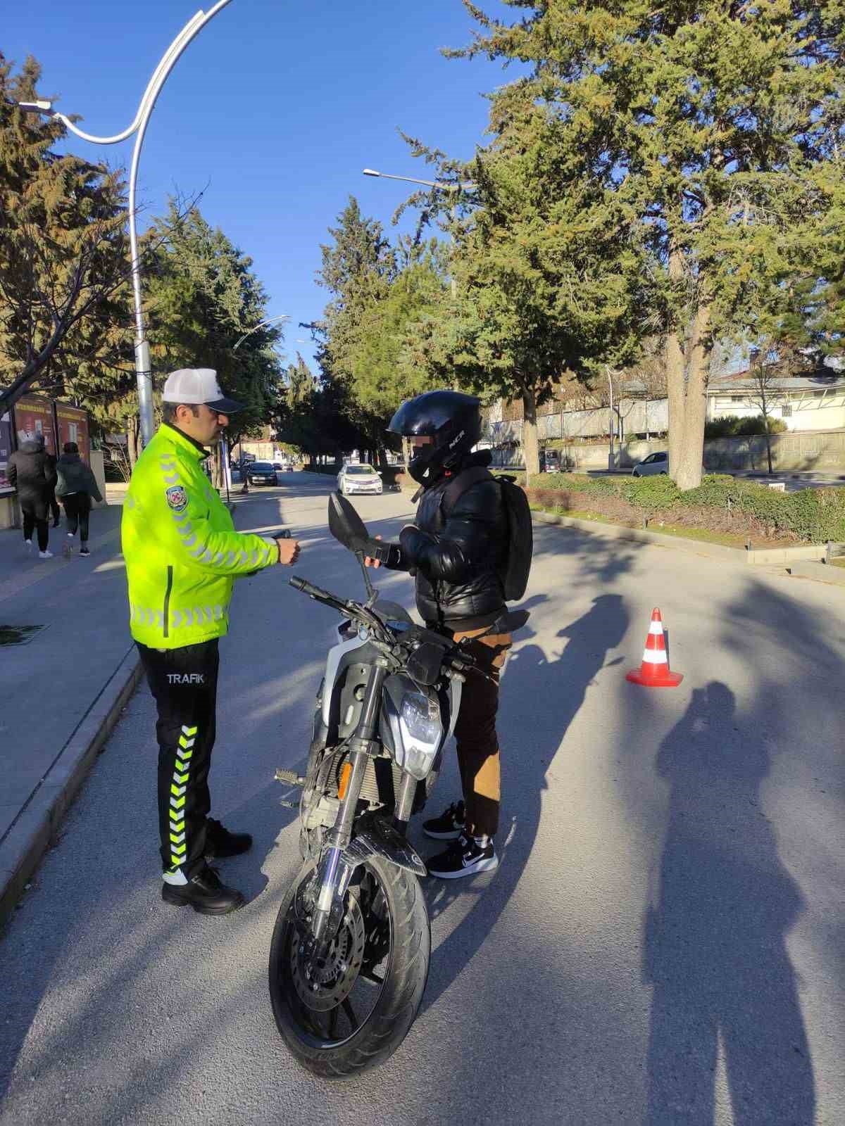 Burdur’da motosiklet denetimi: 226 araç ve sürücüsü kontrol edildi