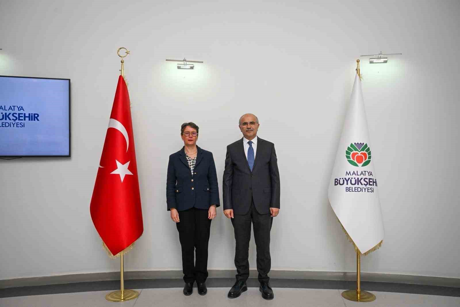 Enkaz ayrıştırma projesi T&uuml;rkiye&rsquo;de ilk Malatya&rsquo;da uygulanıyor
