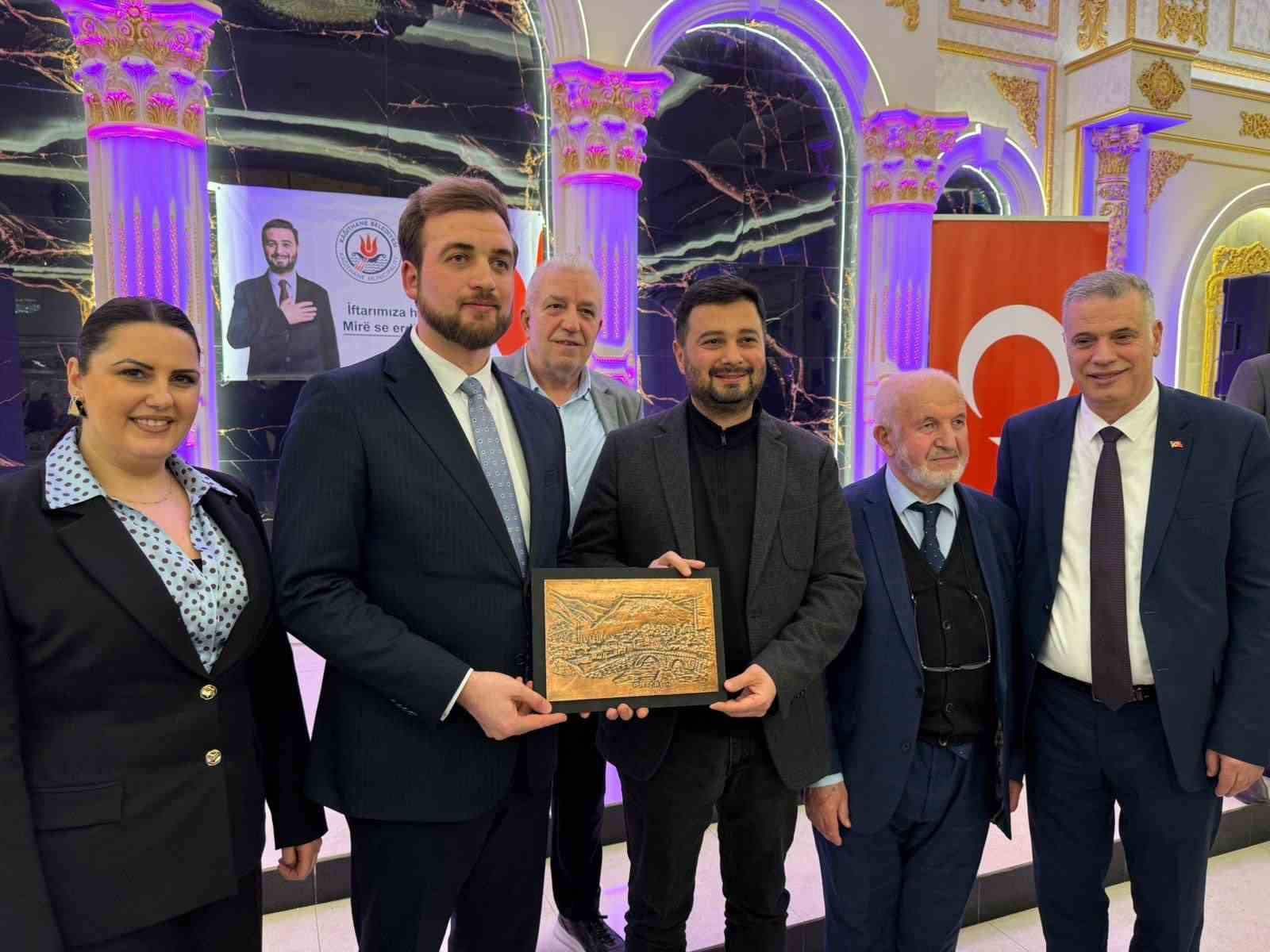 Başkan Öztekin Prizren’de Rumeli Türkleriyle aynı sofrayı paylaştı