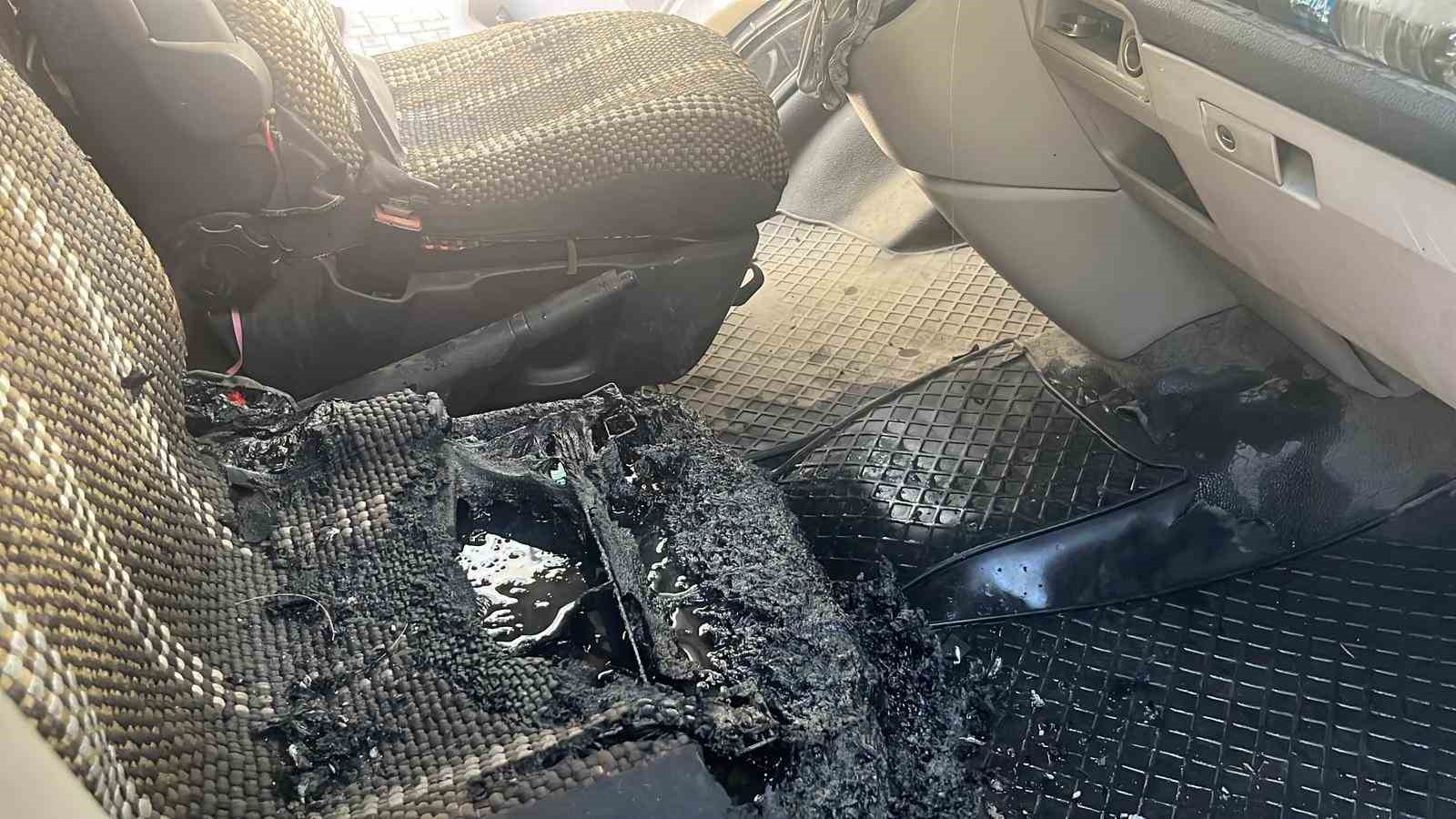 Alanya’da hafif ticari araç yangını korkuttu