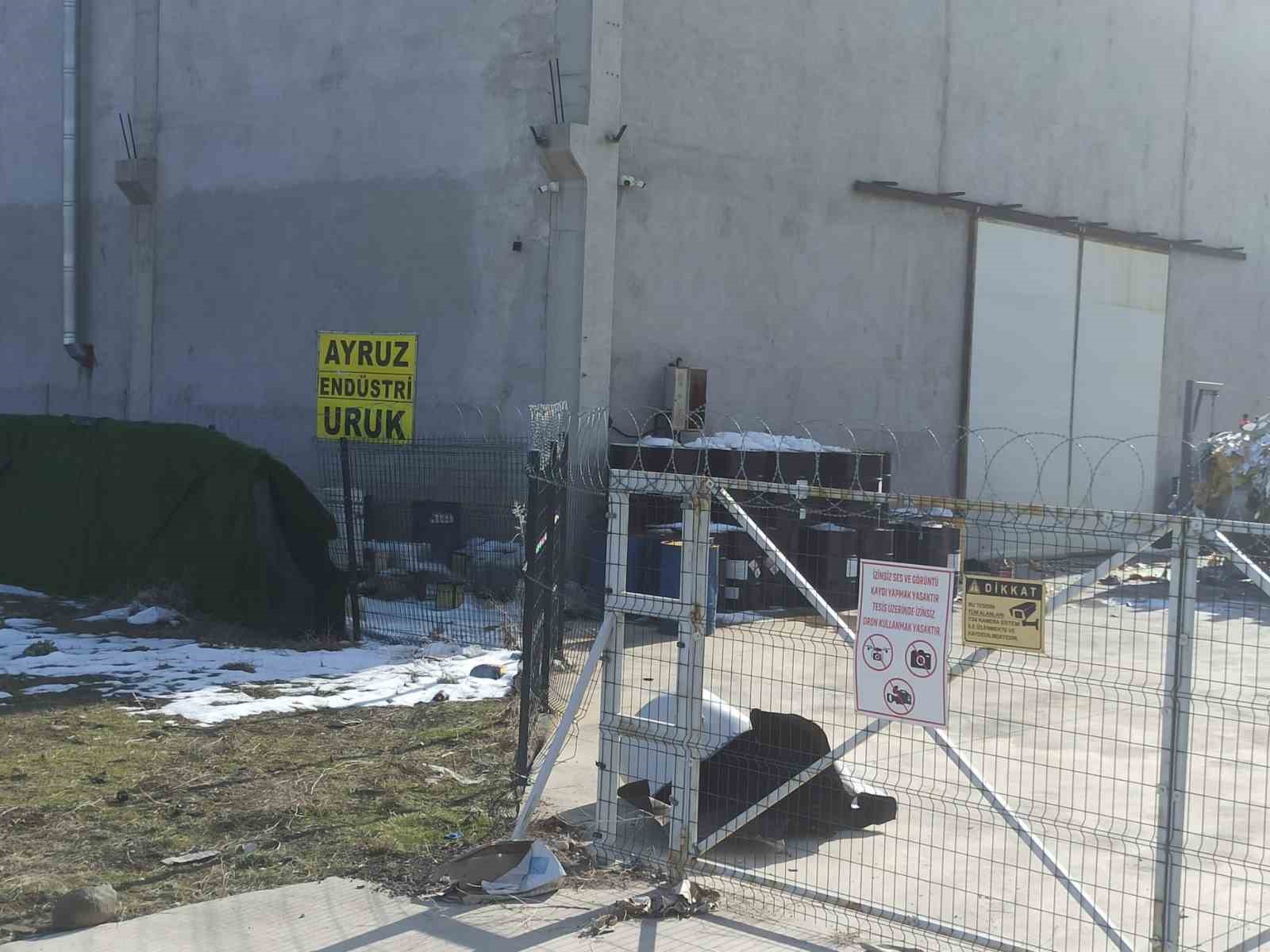 Fabrikada gaz tankı patladı: 4 işçi yaralandı