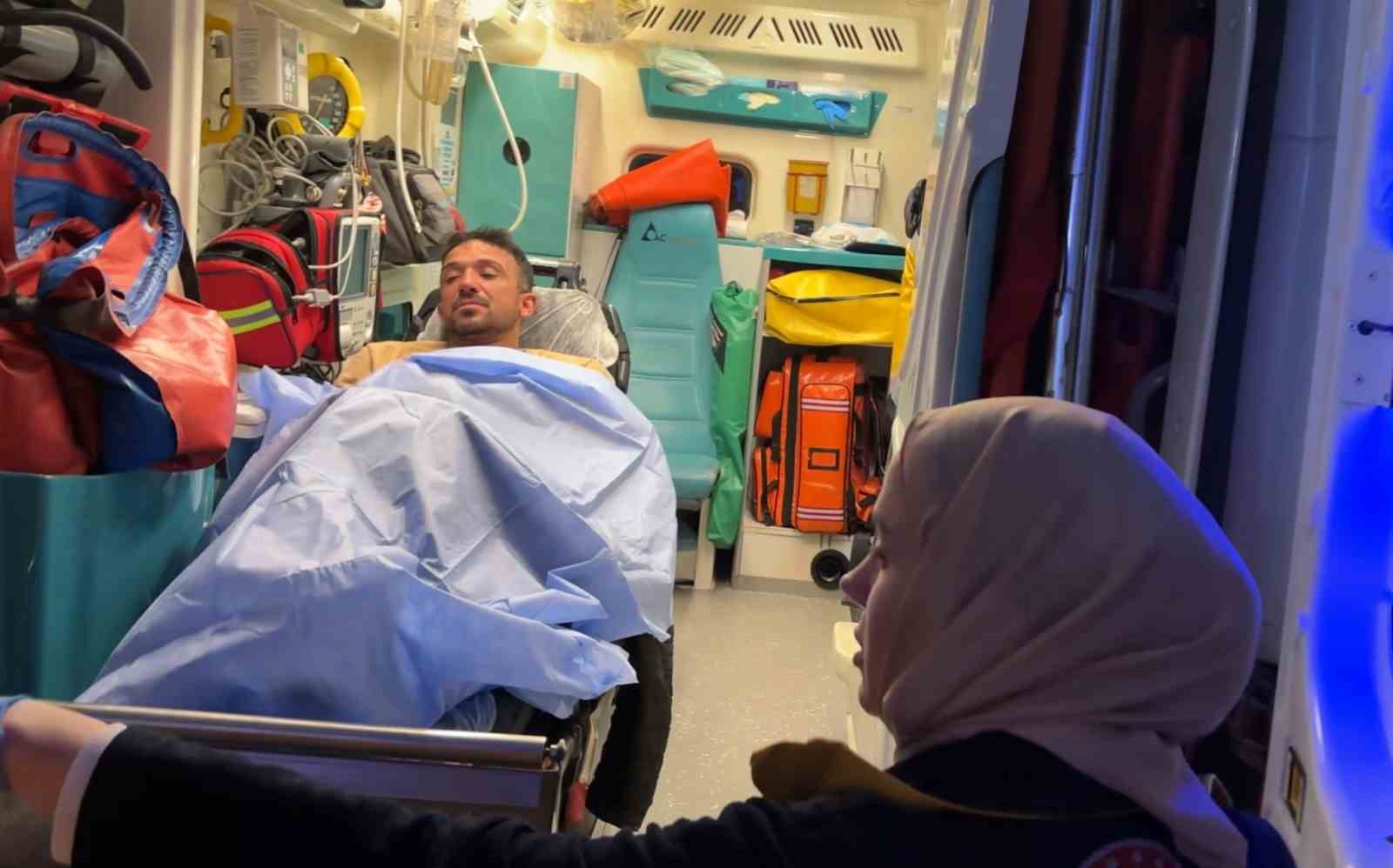 Maskeli şahıs tarafından bıçaklanan adam ağır yaralandı