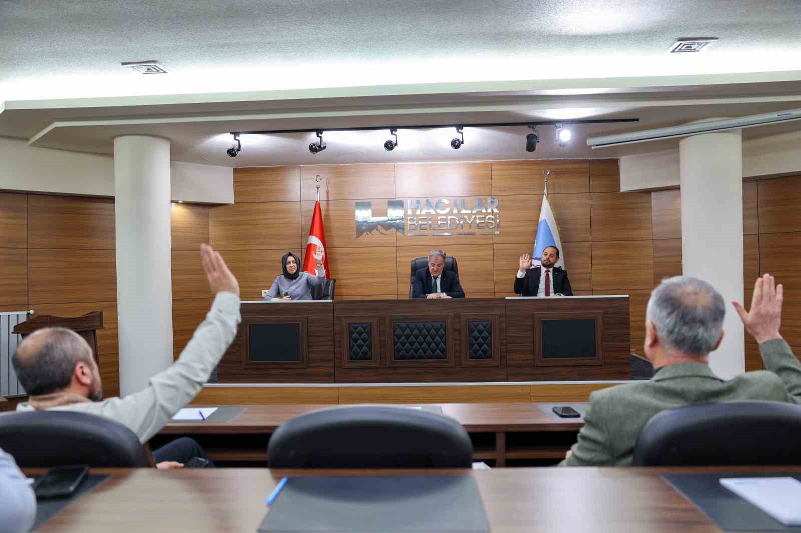 Başkan &Ouml;zdoğan: "Hacılar&rsquo;da ciddi bir dayanışma &ouml;rneği sergiliyoruz"
