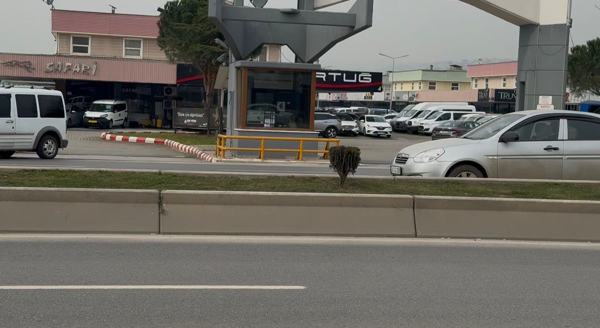 Haciz memurları boş d&uuml;kkanla karşılaştı: Galerici ortadan kayboldu
