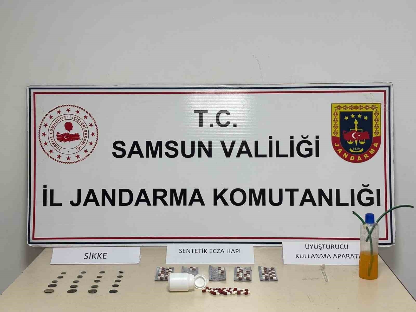 Samsun’da jandarma uyuşturucu ve kaçak ürün ele geçirdi