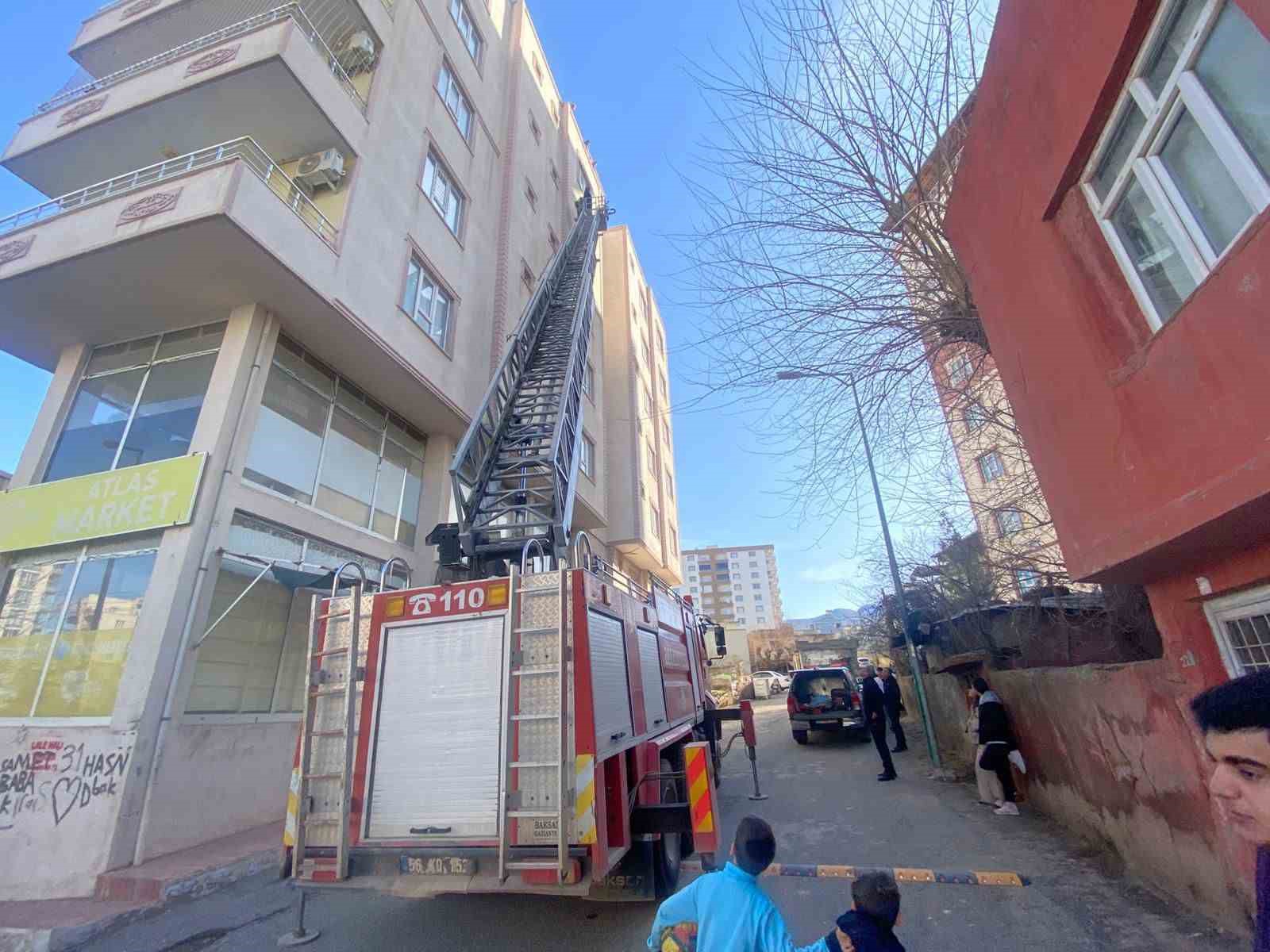 Ocakta unutulan yemek paniğe neden oldu