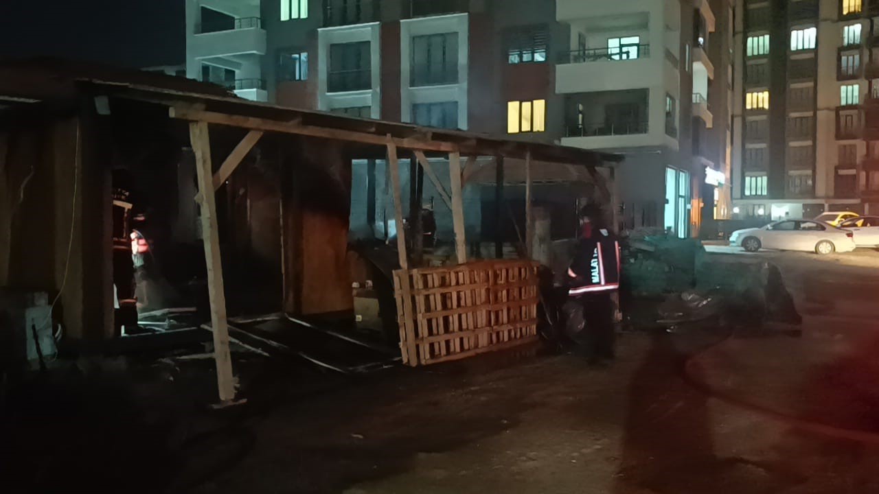 Malatya’da konteyner yangını