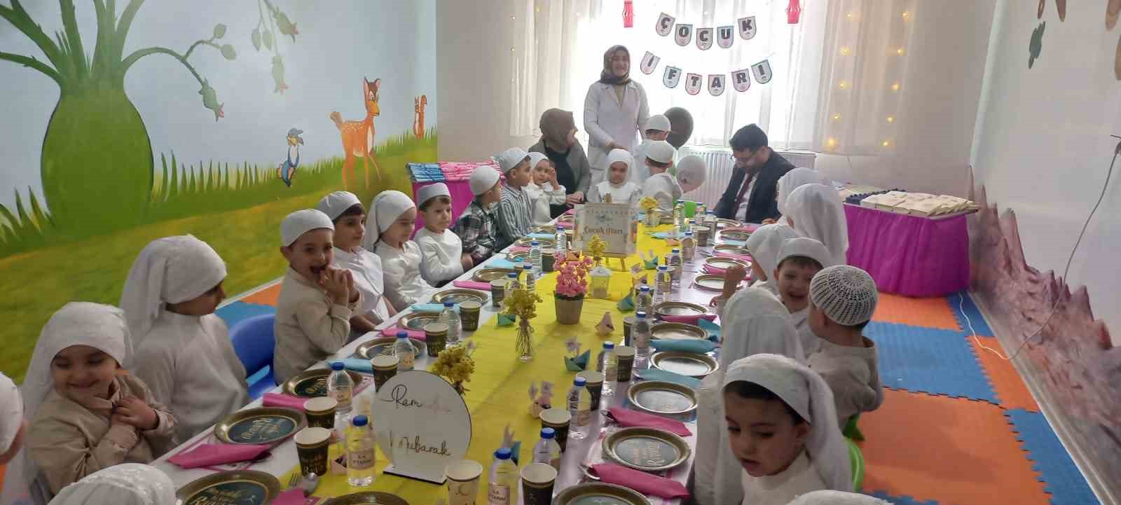 Erzincan’da minikler "Tekne Orucu" heyecanı yaşadı