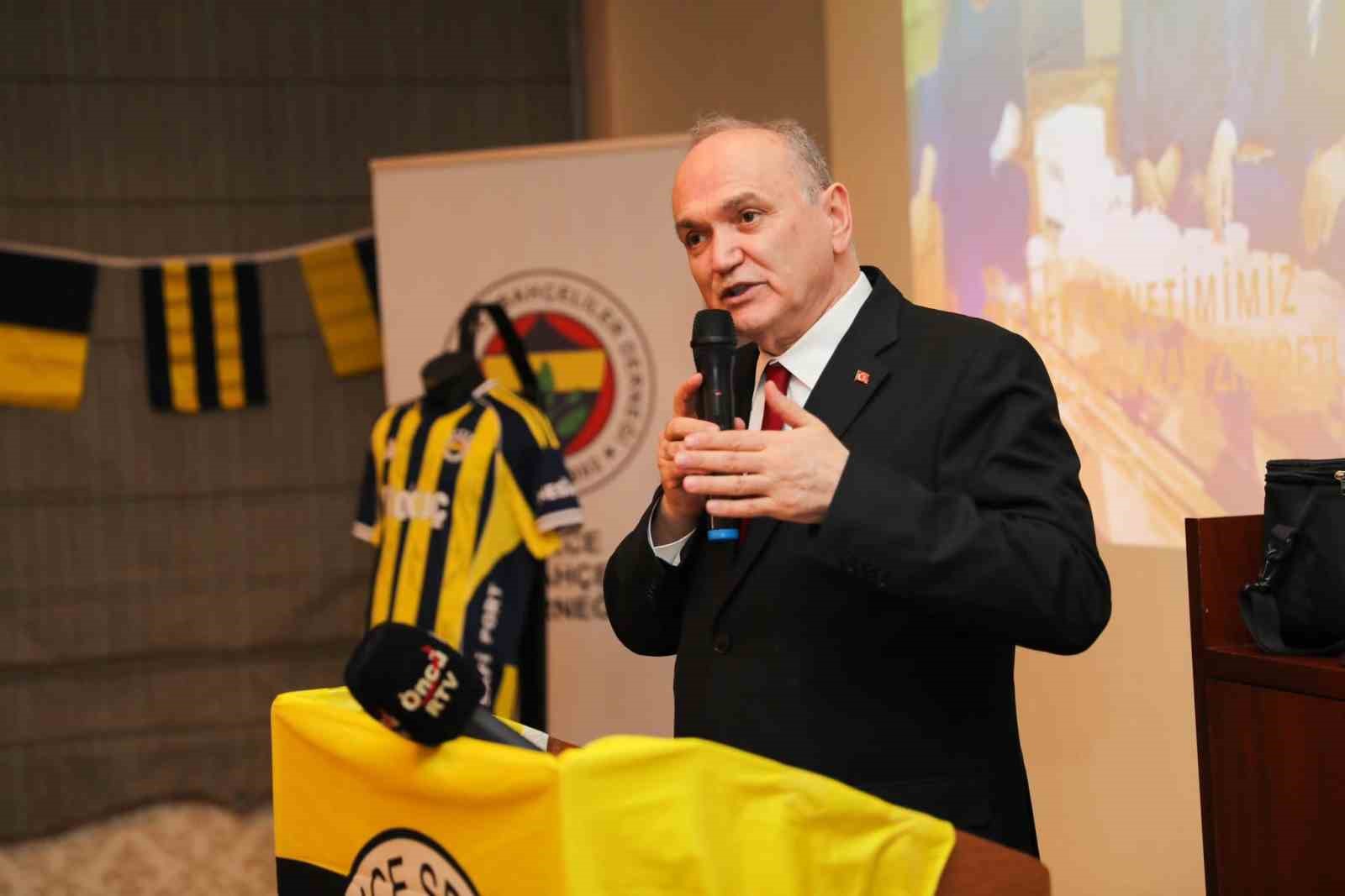 Aziz Yıldırım iftarını D&uuml;zce Fenerbah&ccedil;eliler ile yaptı
