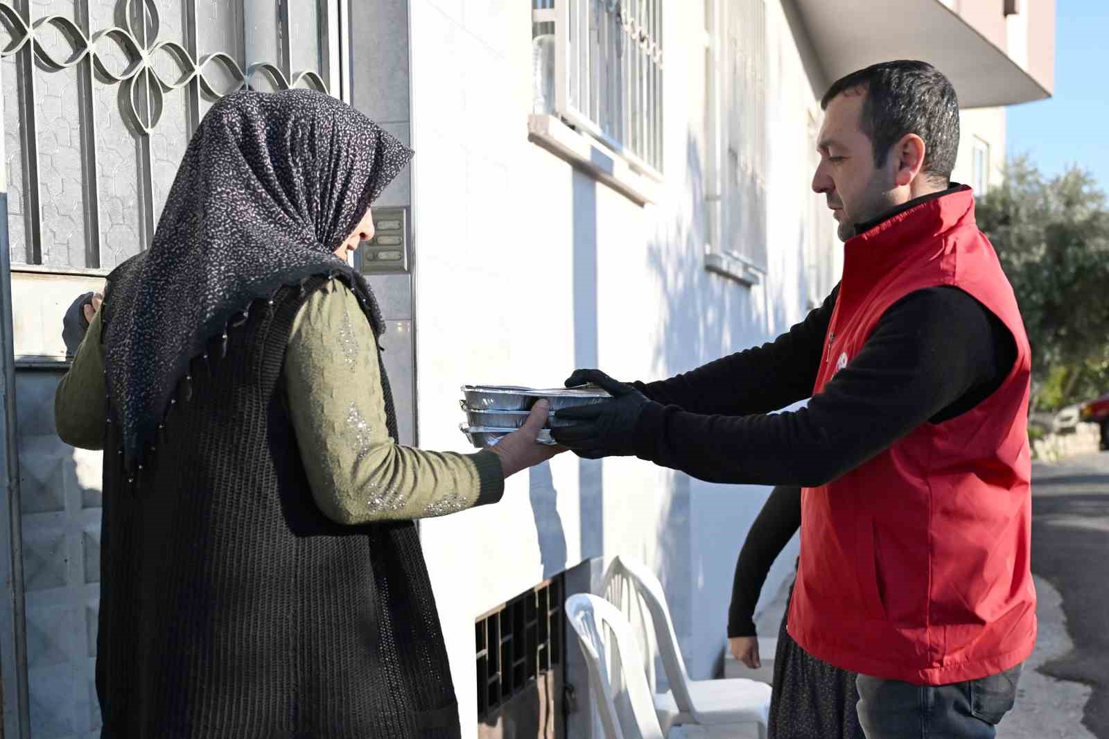 Ramazan&rsquo;da Mersin&rsquo;de dayanışma sofraları kuruluyor
