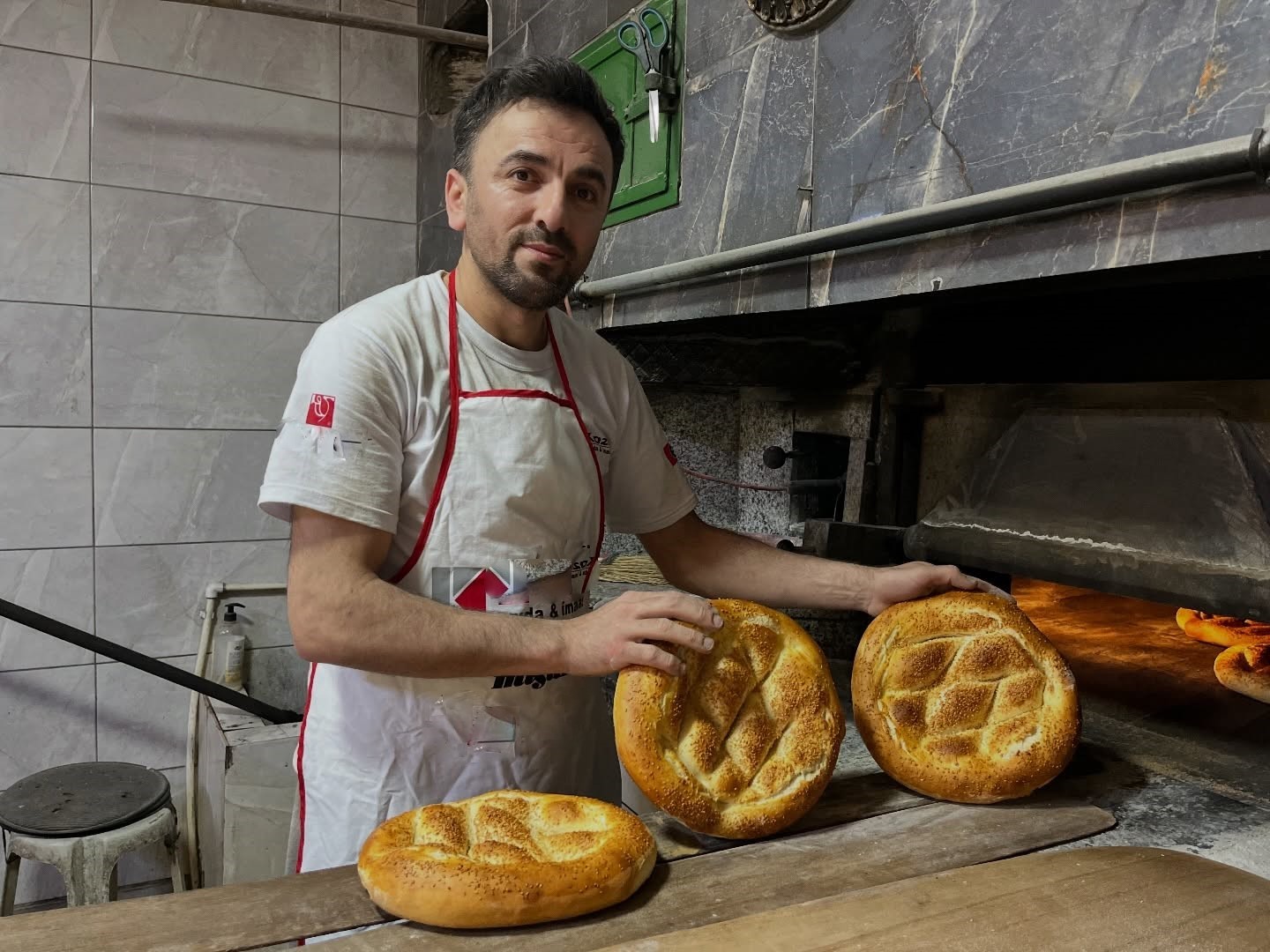 Ramazan pidelerini 180 derecede oru&ccedil; tutarak yapıyorlar
