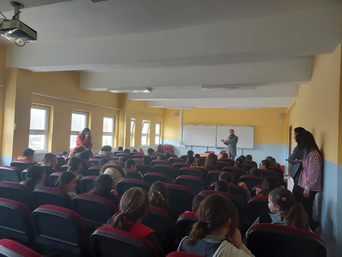 Bilecik’te ortaokul öğrencilerine ‘Ramazan Bilinci’ konulu konferans