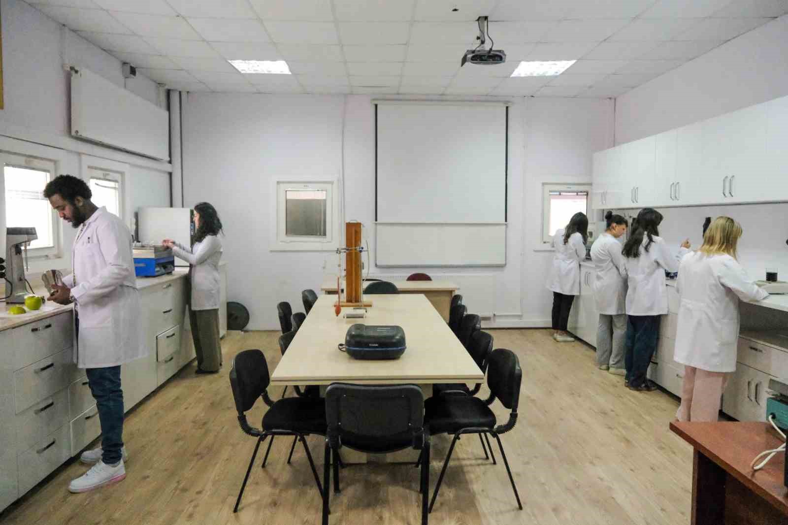 BŞE&Uuml;&rsquo;de &rsquo;Analiz Laboratuvarı&rsquo; tarım araştırmalarına g&uuml;&ccedil; katacak
