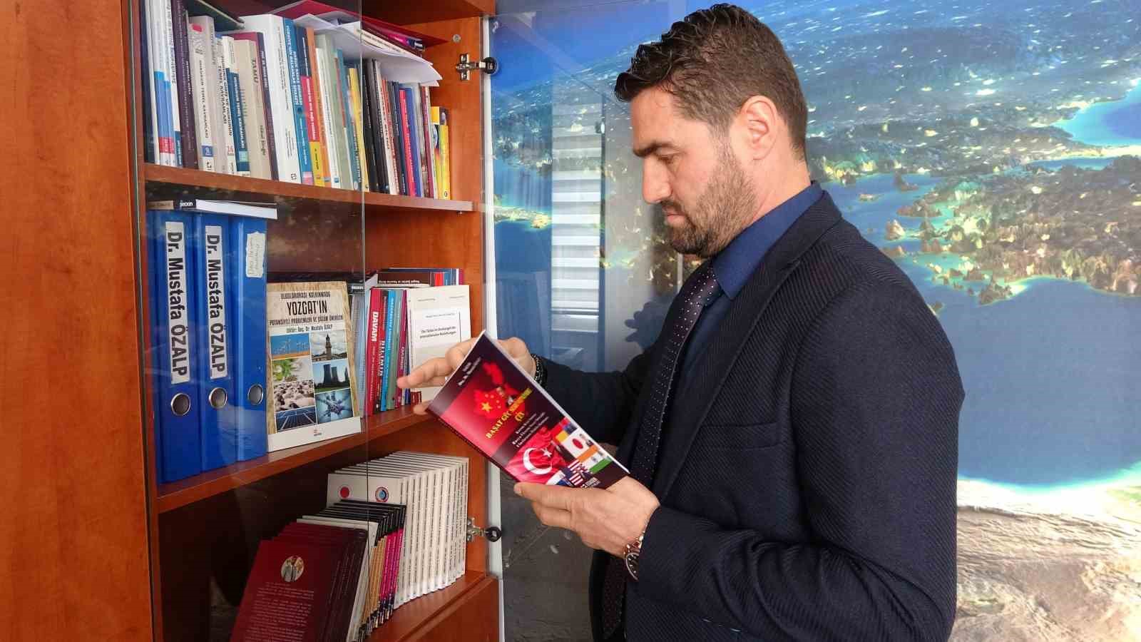 Doç. Dr. Mustafa Özalp: "(İran-ABD-İsrail savaşı) Yapılması gereken şey müzakere masasının başlaması, diplomasiye öncelik verilmesi ve savaşın ivedilikle durdurulması"