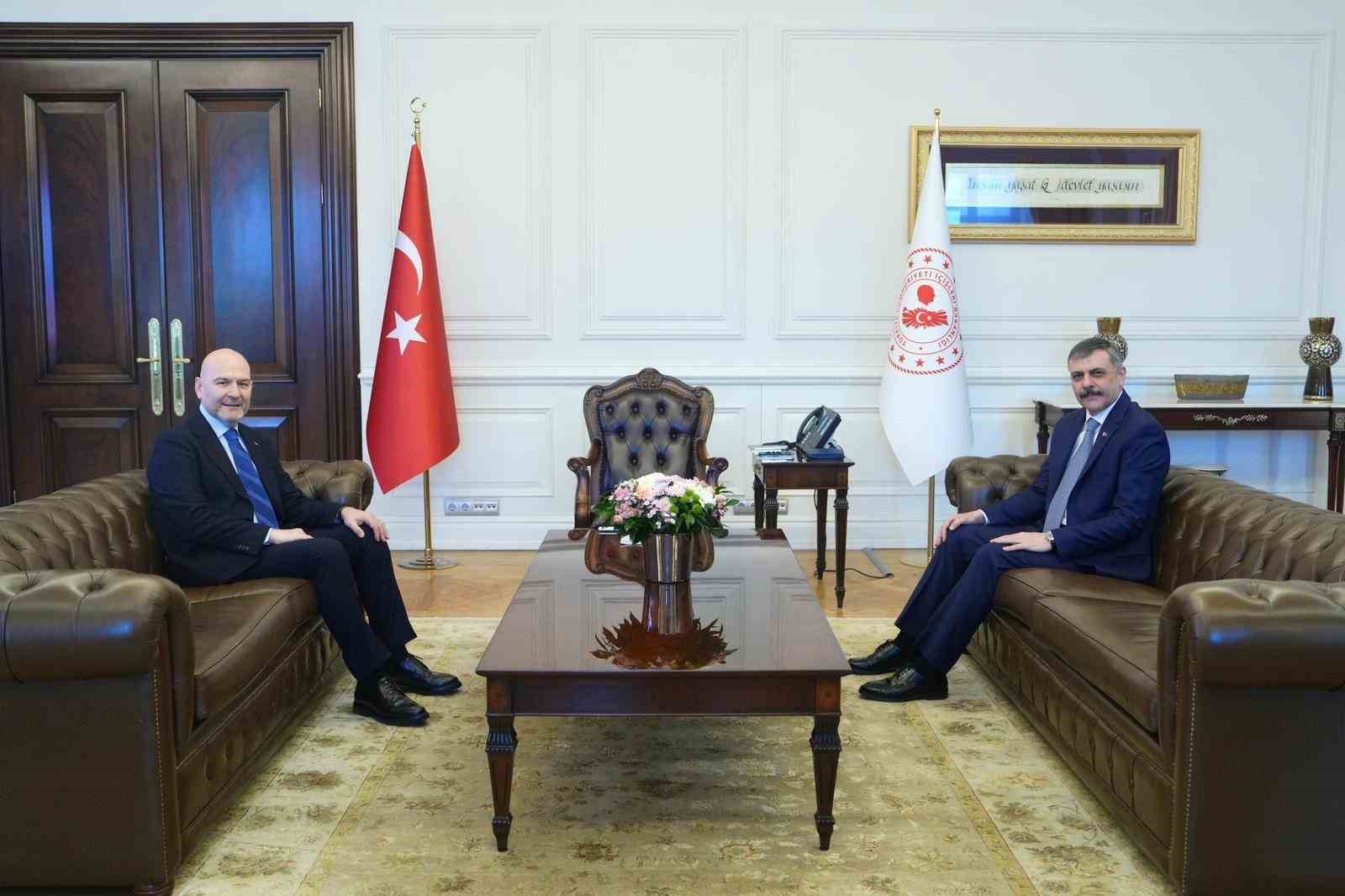 S&uuml;leyman Soylu&rsquo;dan İ&ccedil;işleri Bakanı &Ccedil;ift&ccedil;i&rsquo;ye "hayırlı olsun" ziyareti
