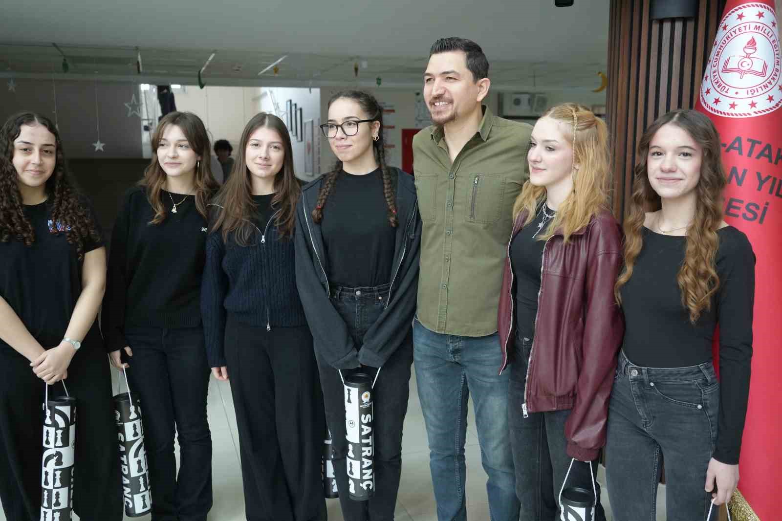 Petek Gen&ccedil; ile sınav kaygısına profesyonel rehberlik
