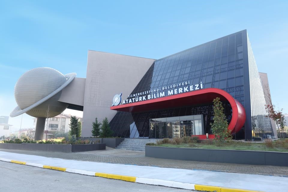 Atat&uuml;rk Bilim Merkezinde temel robotik kodlama kursu başlıyor
