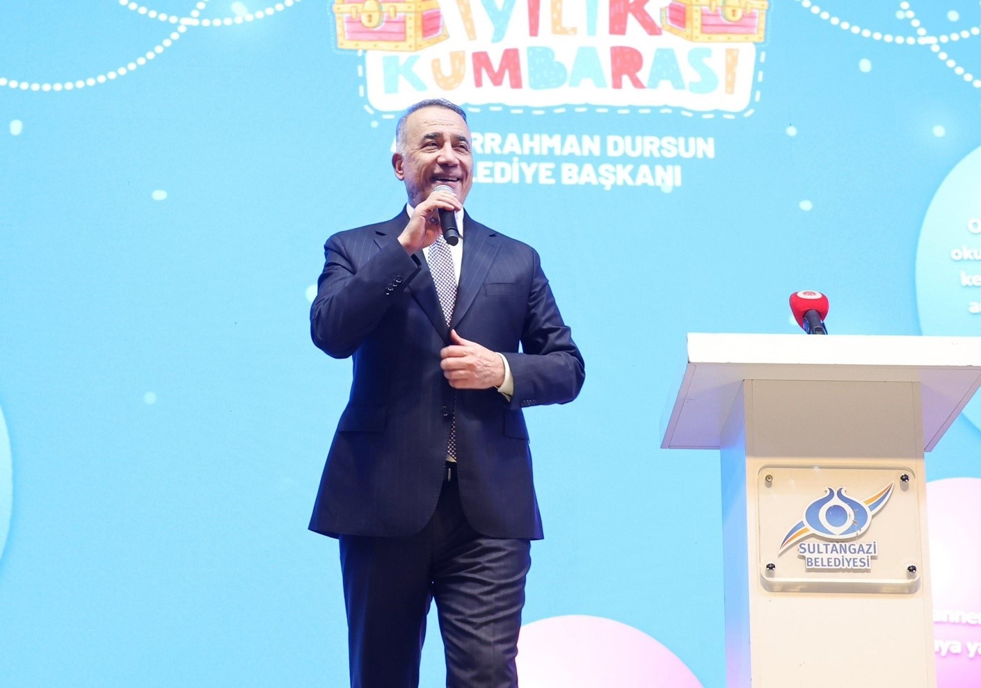 Bakan G&uuml;rlek&rsquo;ten Sultangazi etkinlik &ccedil;adırı ziyareti
