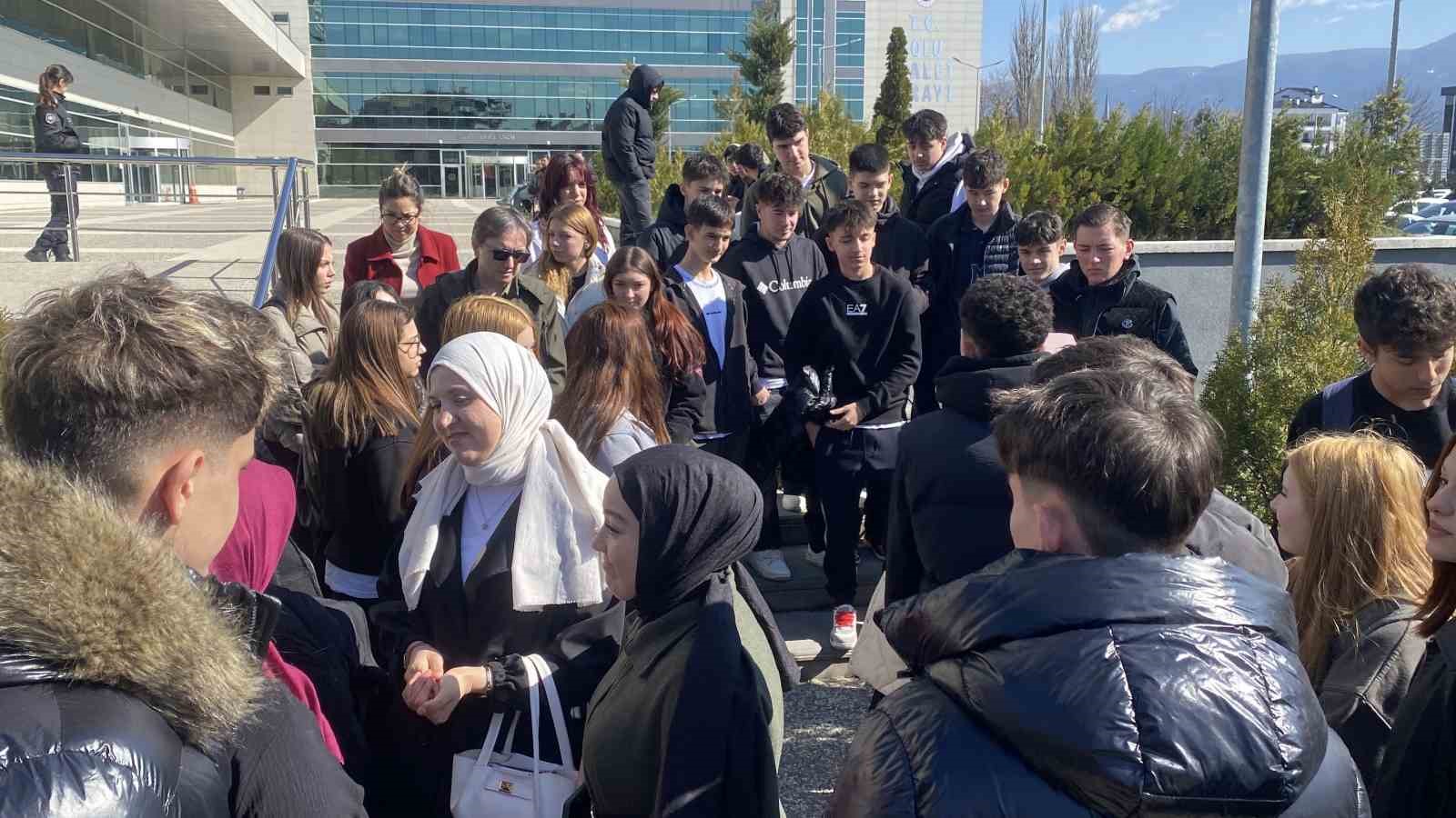 15 yaşındaki Alperen’in ölümüne boynuna atılan yumruk sebep olmuş