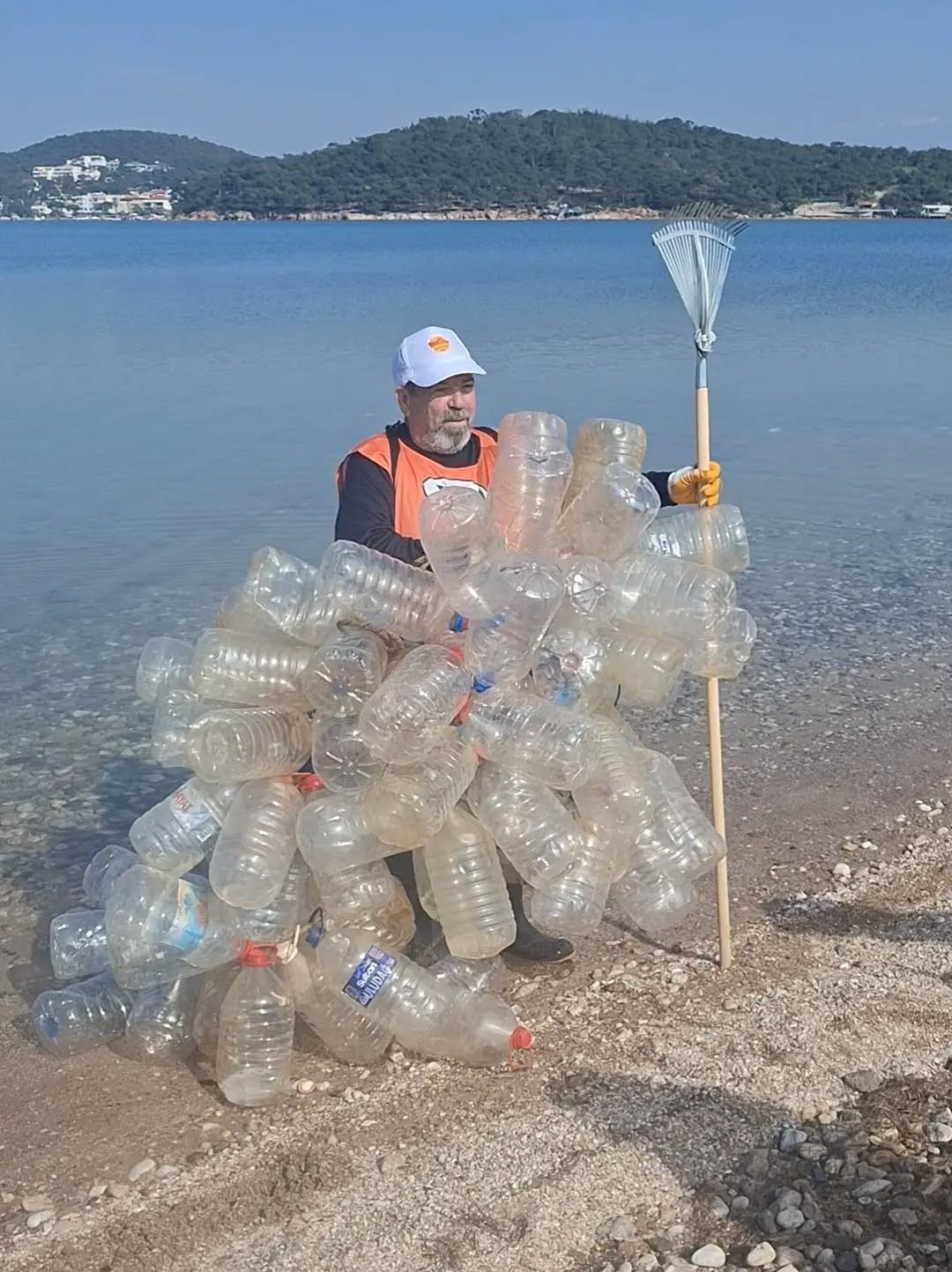 Avrupa &Ccedil;evre Ajansı Deniz &Ccedil;&ouml;pleri İzleme Programı kapsamında Ayvalık&rsquo;ta temizlik seferberliği
