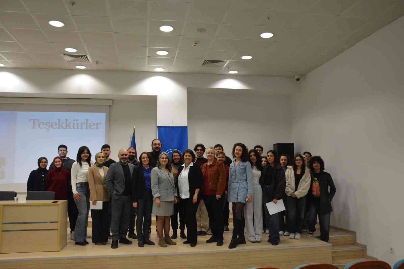 "İşitme Kayıplı &Ccedil;ocuklarla &Ccedil;alışma" semineri
