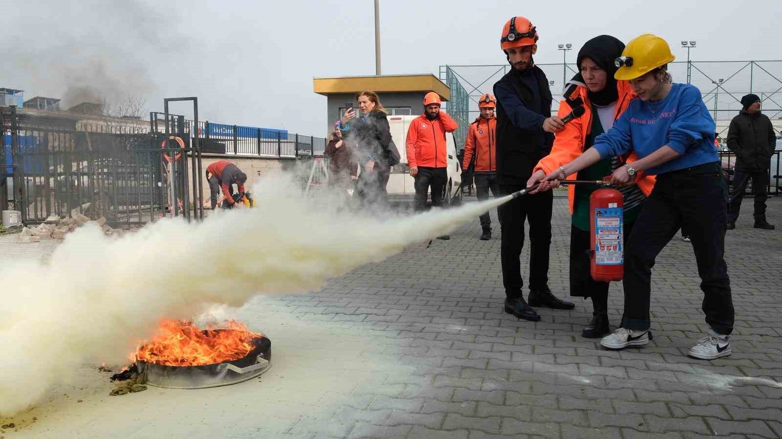 Yıldırım Belediyesi&rsquo;nden nefes kesen tatbikat
