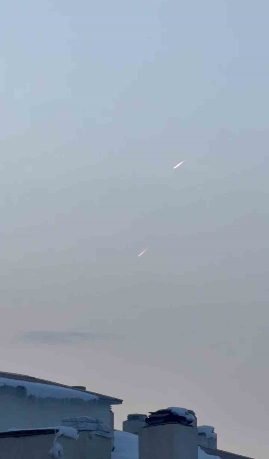 Yüksekova’da TSK’ya ait savaş uçaklarından devriye uçuşu
