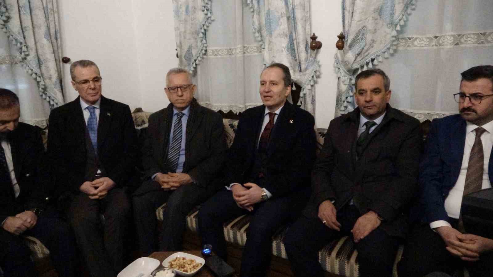Fatih Erbakan Yozgat’ta vatandaşlarla iftar sofrasında buluştu
