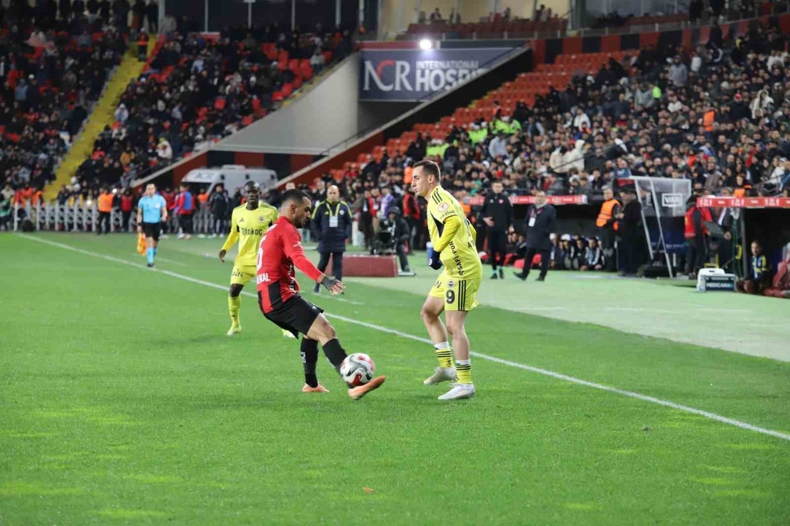 Ziraat T&uuml;rkiye Kupası: Gaziantep FK: 0 - Fenerbah&ccedil;e: 1 (İlk yarı)
