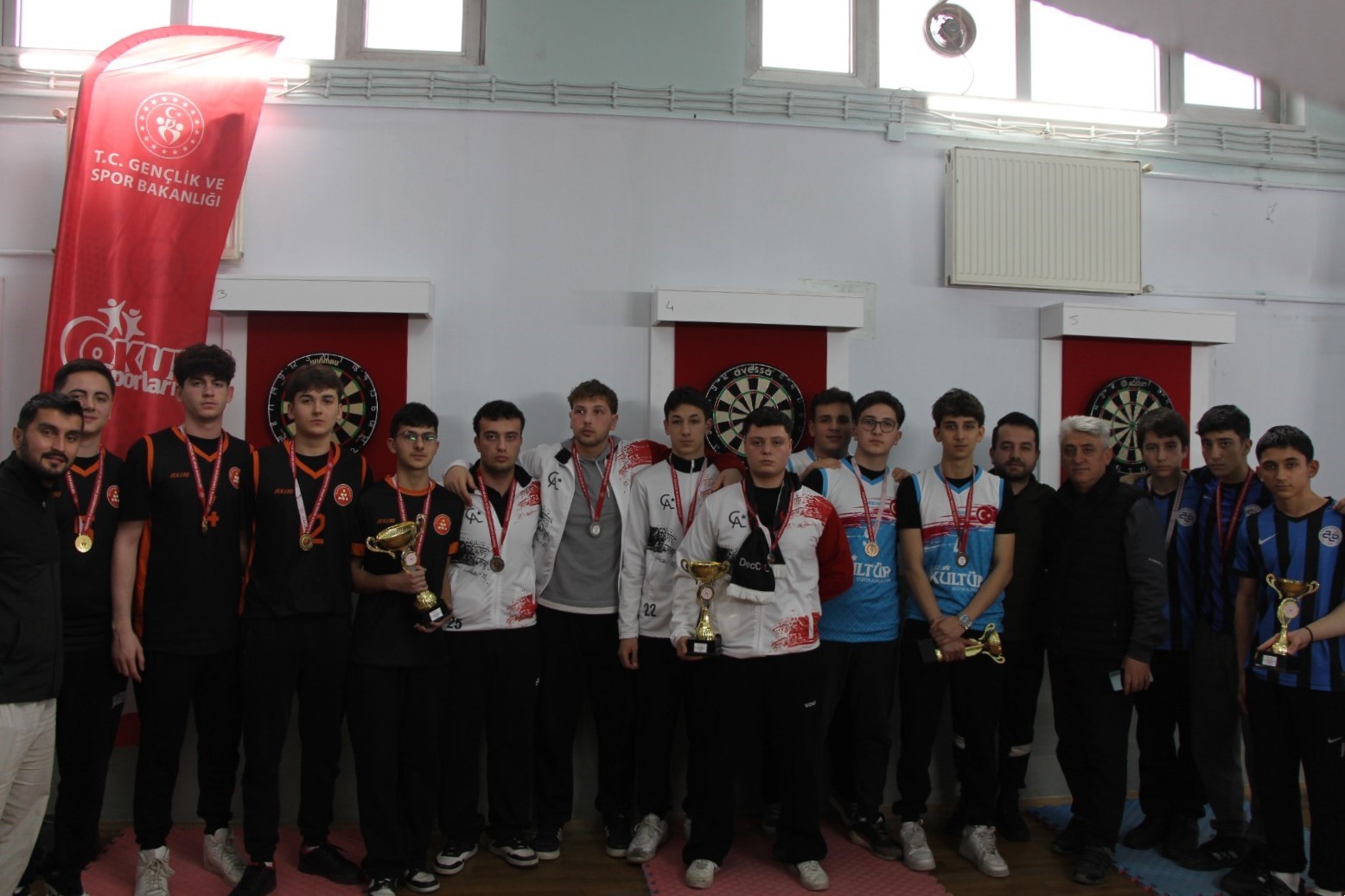 Gen&ccedil;ler dart m&uuml;sabakaları sona erdi
