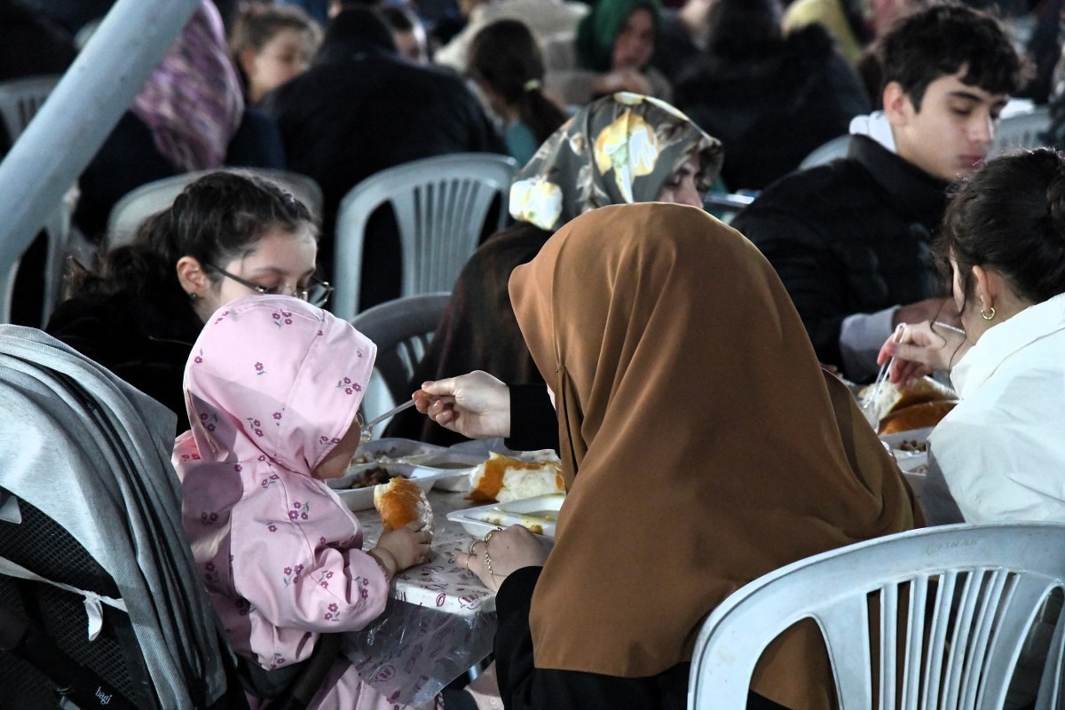 Osmaniye Belediyesi&rsquo;nden "Hep Birlikte Mahalle İftarı" buluşması
