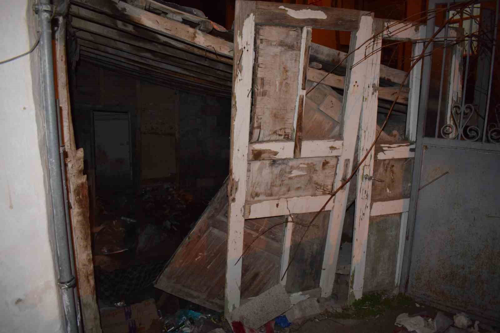 Karaman&rsquo;da k&ouml;m&uuml;rl&uuml;k yangını korkuttu
